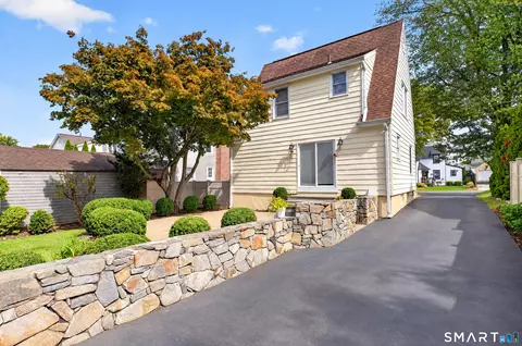 Exterior - 24 Cedar Crest Pl, Norwalk, CT 06854 photo 6 of 9