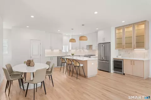 47 Sterling St, Fairfield, CT 06825