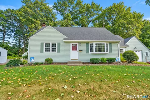 27 Queen St, Enfield, CT 06082