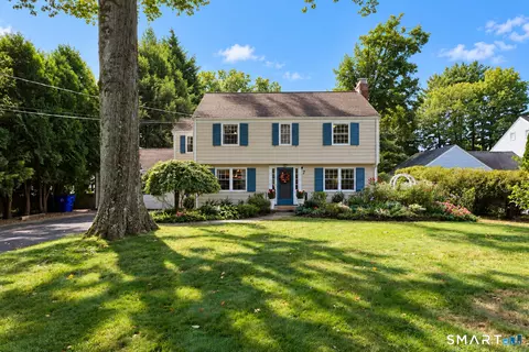 7 Braintree Dr, West Hartford, CT 06117