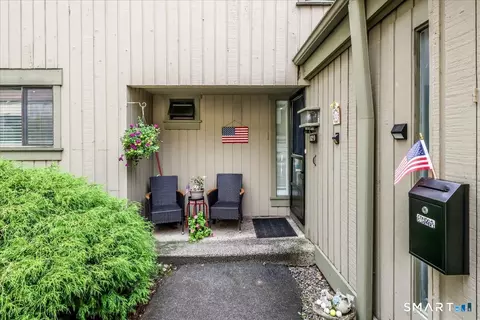 162 Heritage Vlg #D, Southbury, CT 06488
