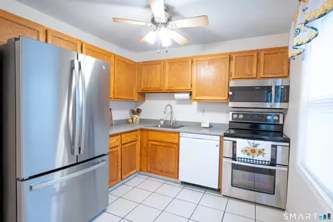 Kitchen - 1 Abbott Rd #100, Ellington, CT 06029 photo 1 of 1