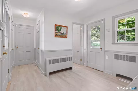 Entry Way - 195 Webb Cir, Monroe, CT 06468 photo 4 of 5