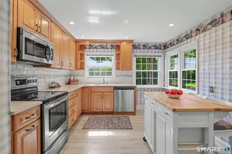 Kitchen - 195 Webb Cir, Monroe, CT 06468 photo 1 of 1