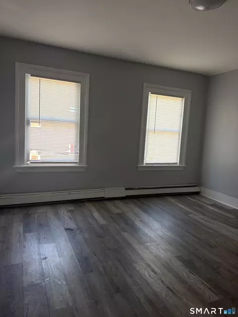 16 Fourth St, Waterbury, CT 06708