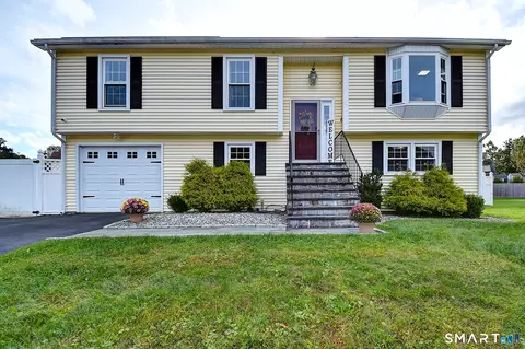 125 Chipper Dr, East Hartford, CT 06108