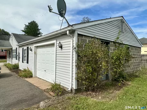 Exterior - 1 Edith St, Windsor Locks, CT 06096 photo 6 of 8