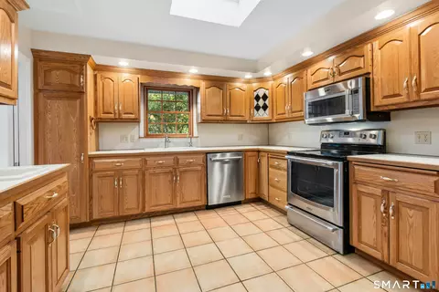 Kitchen - 55 Cedar Dr, Danbury, CT 06811 photo 2 of 3