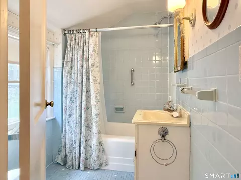 Bath - 16 Aron Ave, Waterbury, CT 06708 photo 2 of 2