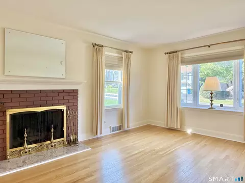 Living - 16 Aron Ave, Waterbury, CT 06708 photo 2 of 8