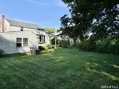 Exterior - 16 Aron Ave, Waterbury, CT 06708 photo 6 of 9