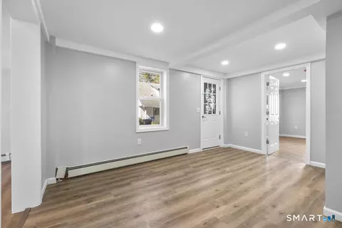 Living - 6 Lee Ave, Norwich, CT 06360 photo 1 of 7