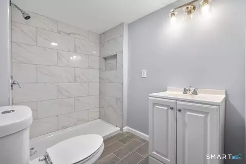 Bath - 6 Lee Ave, Norwich, CT 06360 photo 1 of 6
