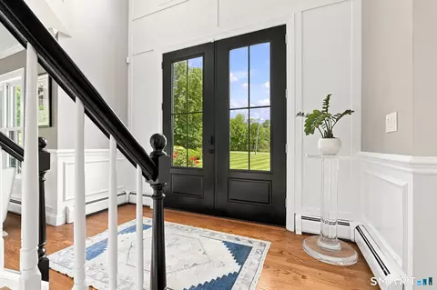 Entry Way - 40 Great Ring Rd, Newtown, CT 06470 photo 1 of 2