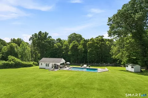 Exterior - 40 Great Ring Rd, Newtown, CT 06470 photo 3 of 9