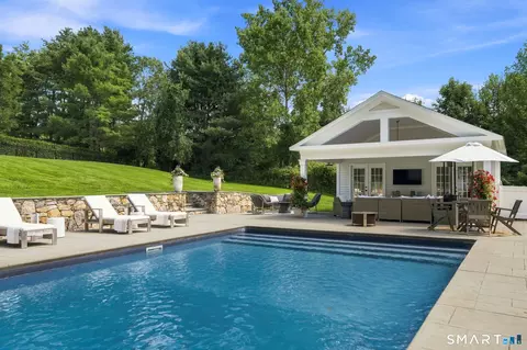 Exterior - 40 Great Ring Rd, Newtown, CT 06470 photo 4 of 9