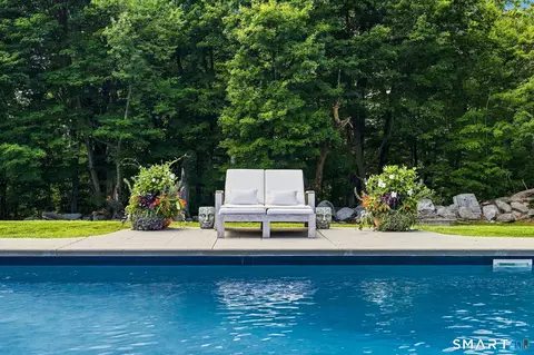 Exterior - 40 Great Ring Rd, Newtown, CT 06470 photo 6 of 9