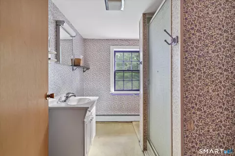 Bath - 10 Homestead Rd, Killingly, CT 06241 photo 2 of 2