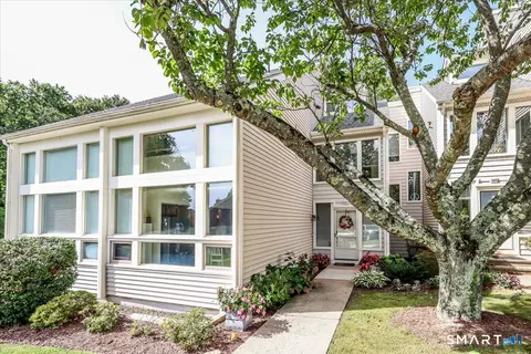 168 Turtle Bay Dr #168, Branford, CT 06405