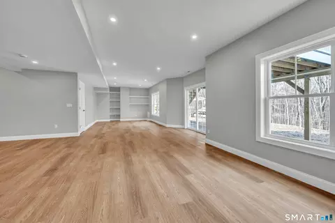 Living - 1427 Monroe Tpke, Monroe, CT 06468 photo 1 of 3