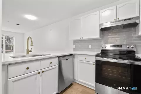 Kitchen - 468 Main St #315, Niantic, CT 06357 photo 1 of 2