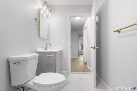 Bath - 468 Main St #204, Niantic, CT 06357 photo 3 of 3