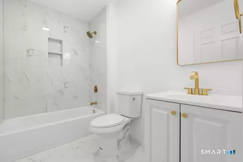 Bath - 468 Main St #114, Niantic, CT 06357 photo 4 of 4