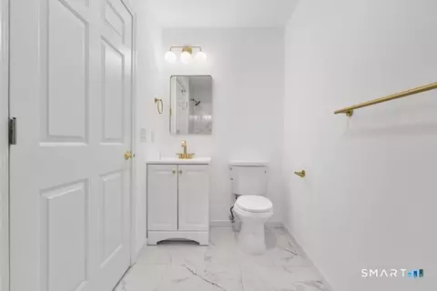 Bath - 468 Main St #114, Niantic, CT 06357 photo 2 of 4