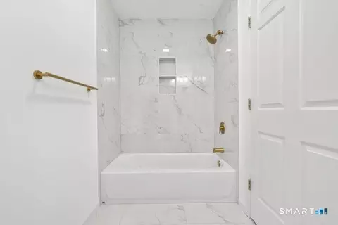 Bath - 468 Main St #114, Niantic, CT 06357 photo 1 of 4