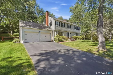 5 Dominique Ln, Simsbury, CT 06070