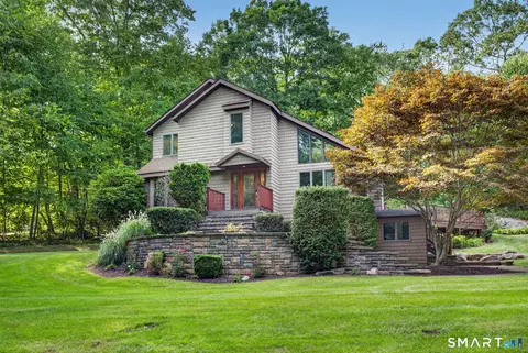 5 Connally Dr, Old Saybrook, CT 06475