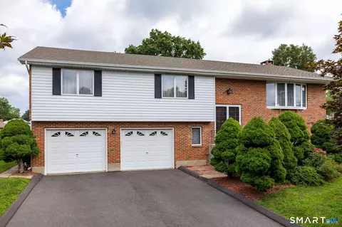 15 Colonial Dr, Wethersfield, CT 06109