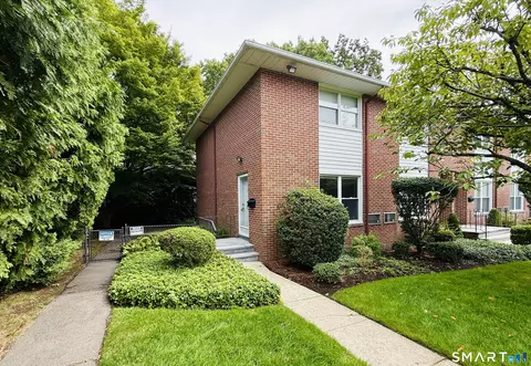 1 Willowbrook Ct #1, Stamford, CT 06902