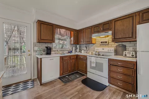 Kitchen - 27 Beechwood Dr, Deep River, CT 06417 photo 1 of 2