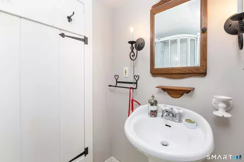 Bath - 25 School St, Riverton, CT 06065 photo 1 of 2