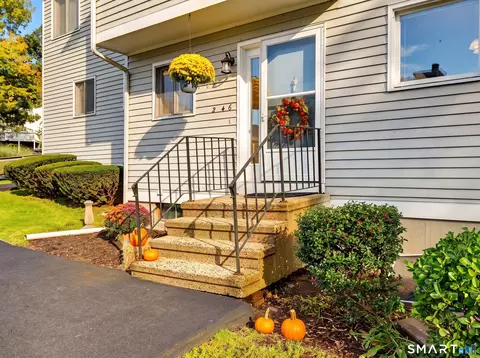 246 Greens Farm Rd #246, Branford, CT 06405