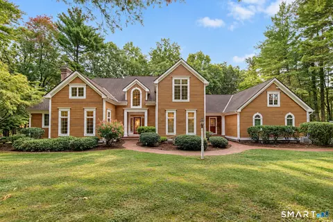 10 Whitman Pond Rd, Simsbury, CT 06070