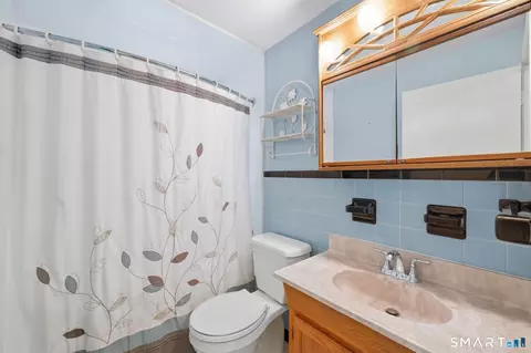 Bath - 104 Forest Dr, Wethersfield, CT 06109 photo 1 of 1