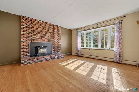 Living - 2 Davis Rd, North Haven, CT 06473 photo 1 of 11