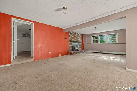 Living - 2 Davis Rd, North Haven, CT 06473 photo 9 of 11