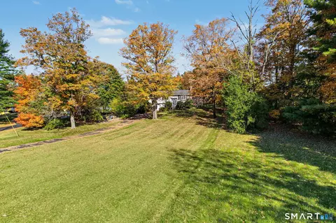 Exterior - 2 Davis Rd, North Haven, CT 06473 photo 5 of 5