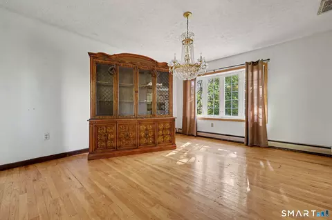 Living - 2 Davis Rd, North Haven, CT 06473 photo 4 of 11