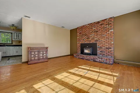 Living - 2 Davis Rd, North Haven, CT 06473 photo 3 of 11