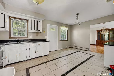 Kitchen - 2 Davis Rd, North Haven, CT 06473 photo 1 of 3