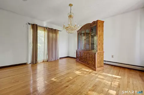 Living - 2 Davis Rd, North Haven, CT 06473 photo 5 of 11