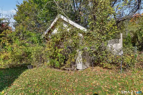 Exterior - 2 Davis Rd, North Haven, CT 06473 photo 4 of 5