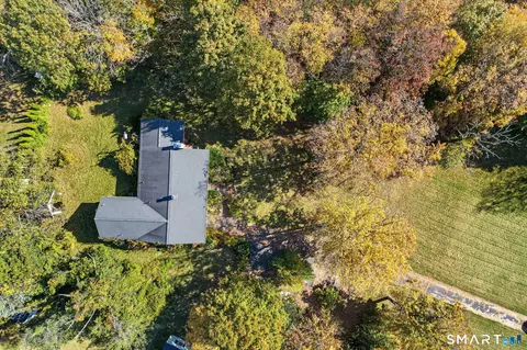 View/Area - 2 Davis Rd, North Haven, CT 06473 photo 1 of 4