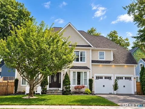240 Gulf St, Milford, CT 06460