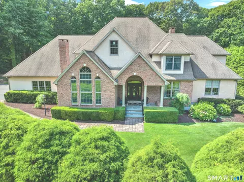 136 Long Ln, Plantsville, CT 06479