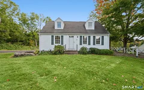 104 Tolland Grn, Tolland, CT 06084
